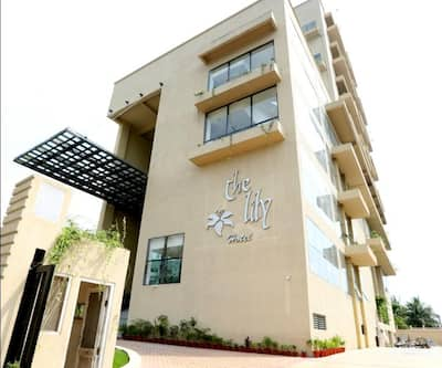 https://imgcld.yatra.com/ytimages/image/upload/t_hotel_yatra_city_desktop/v1432100075/Domestic Hotels/Hotels_Guwahati/The Lily Hotel/Exterior.jpg